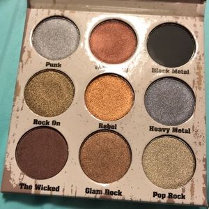 Eyeshadow palette by Crown Pro